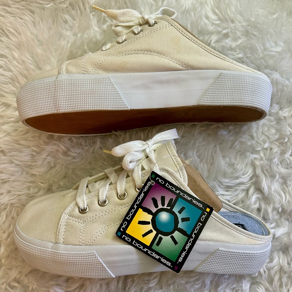 NWT No Boundaries Off-White Canvas Slip On Sneakers 8 - Picture 3 of 9